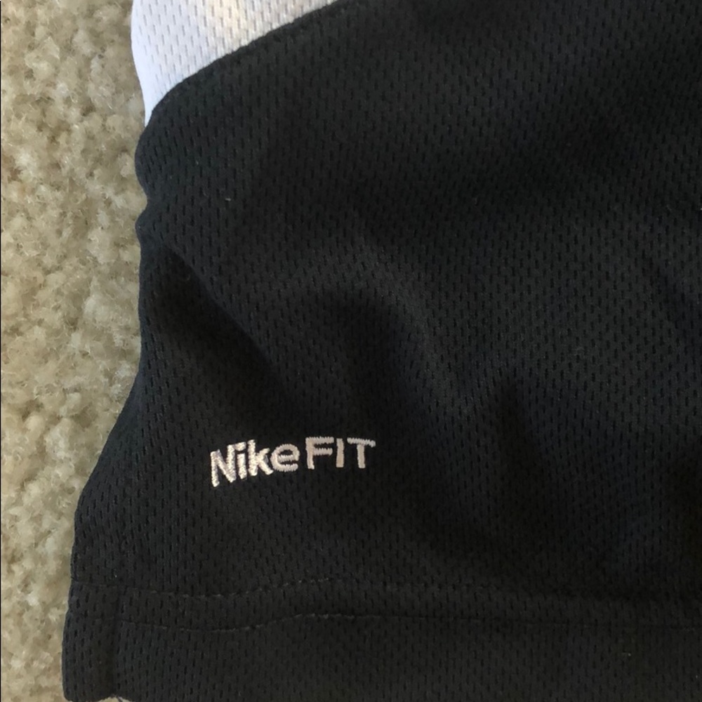 Nike muscle top size large - Picture 5 of 6